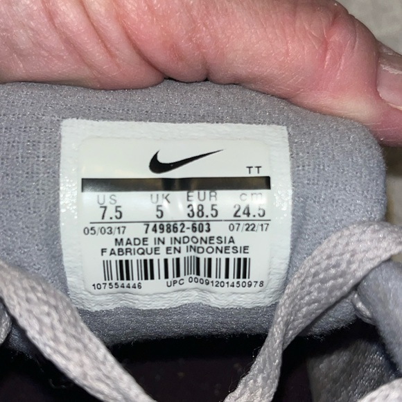 NIKE Air Max Invigor - Picture 5 of 7